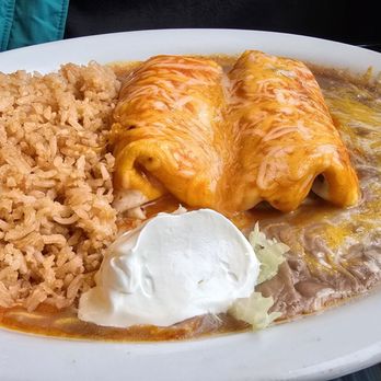 El Zarape signature dishes Chips and Salsa
Chicken Enchiladas
Chimichanga 